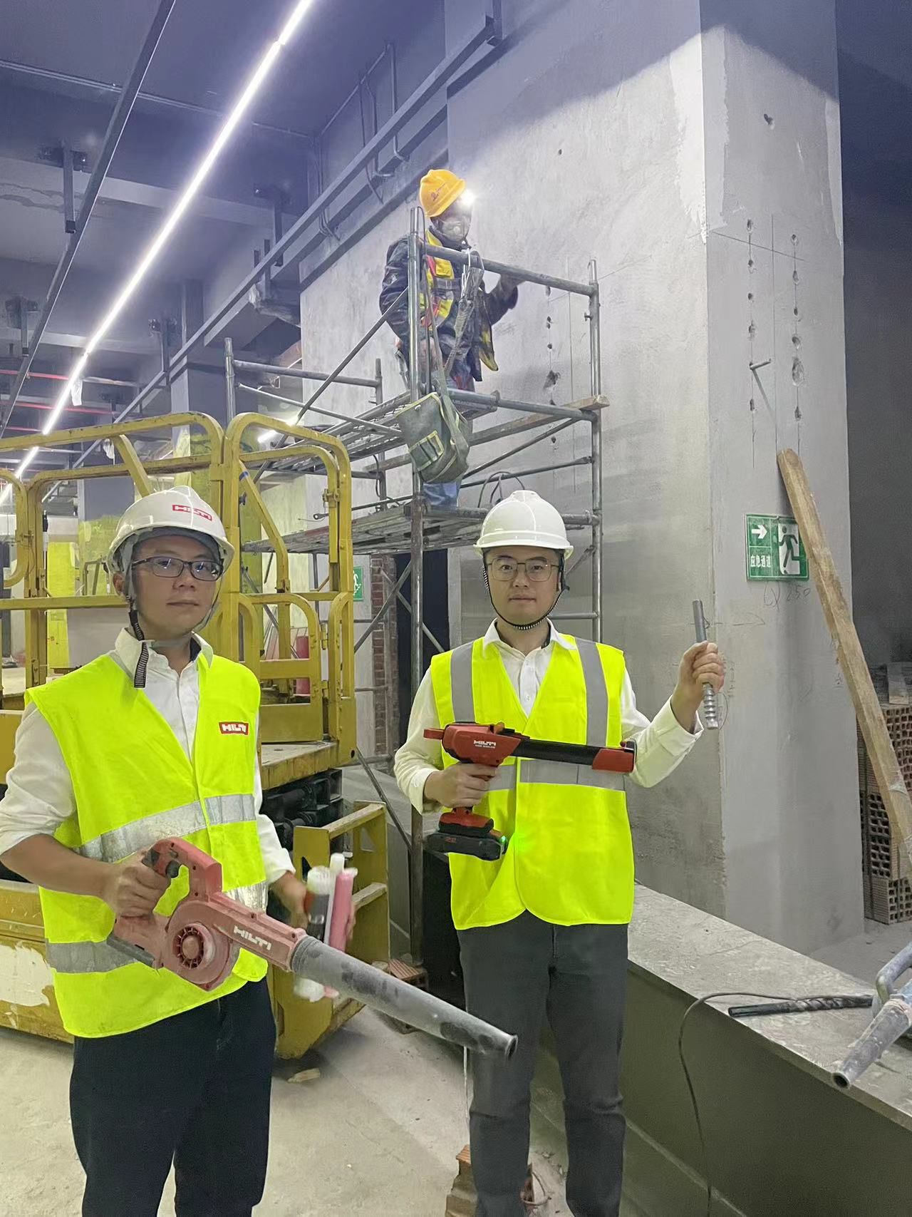 九龍坡人民醫院遷建項目固定鋼結構安裝喜利得倒錐形高強錨栓